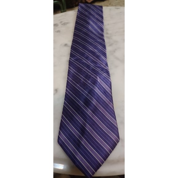 The Tie Bar Men's 100% Silk Tie Shades of Purple & a Little White - Picture 1 of 4